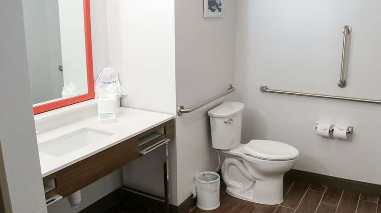 <b>Hampton Inn & Suites Lafayette Room</b>. Images powered by <a href="https://iceportal.shijigroup.com/" title="IcePortal" target="_blank">IcePortal</a>.