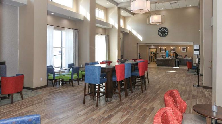 <b>Hampton Inn & Suites Lafayette Lobby</b>. Images powered by <a href="https://iceportal.shijigroup.com/" title="IcePortal" target="_blank">IcePortal</a>.