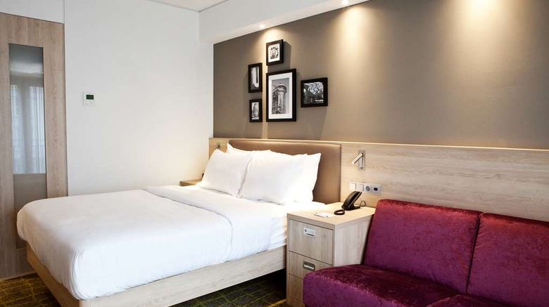 <b>Hampton by Hilton Dortmund Phoenix See Room</b>. Images powered by <a href="https://iceportal.shijigroup.com/" title="IcePortal" target="_blank">IcePortal</a>.