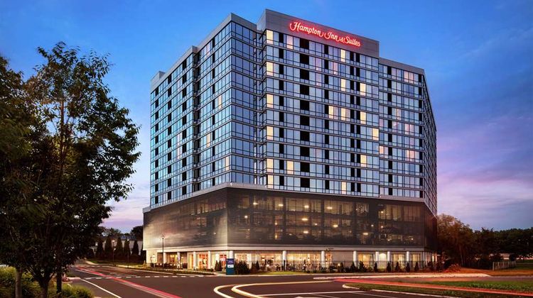 Hampton Inn & Suites Teaneck/Glenpointe Exterior