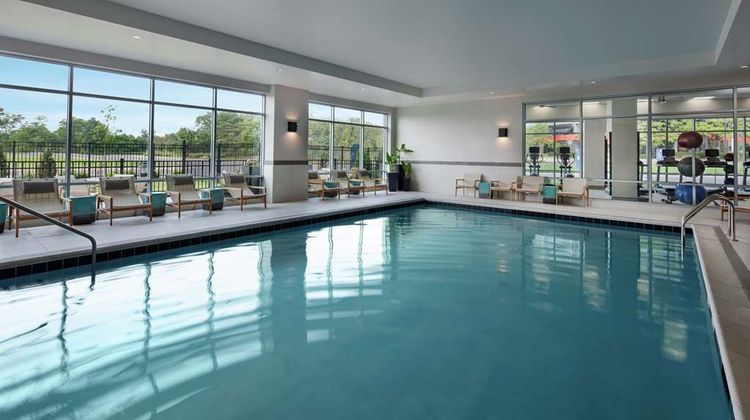 Hampton Inn & Suites Teaneck/Glenpointe Pool