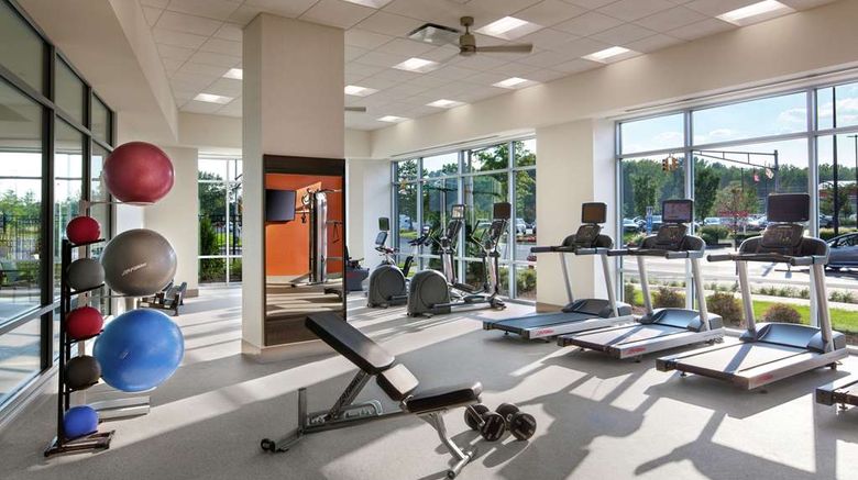 <b>Homewood Suites by Hilton Glenpointe Health</b>. Images powered by <a href="https://iceportal.shijigroup.com/" title="IcePortal" target="_blank">IcePortal</a>.