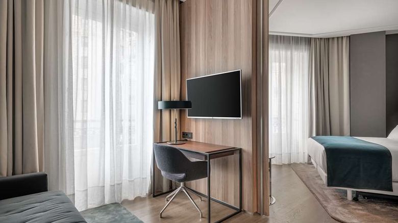 <b>NH Collection Madrid Gran Via Suite</b>. Images powered by <a href="https://iceportal.shijigroup.com/" title="IcePortal" target="_blank">IcePortal</a>.