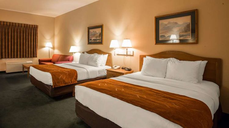Super 8 Cherokee Room