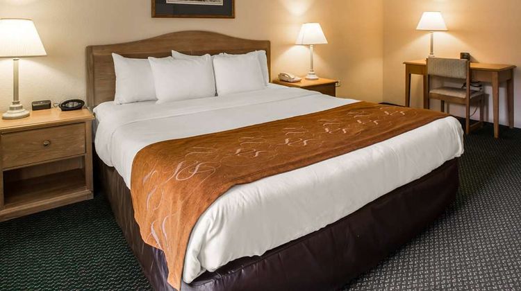 Super 8 Cherokee Room