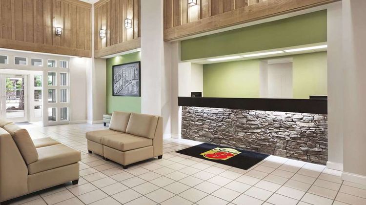 Super 8 Cherokee Lobby
