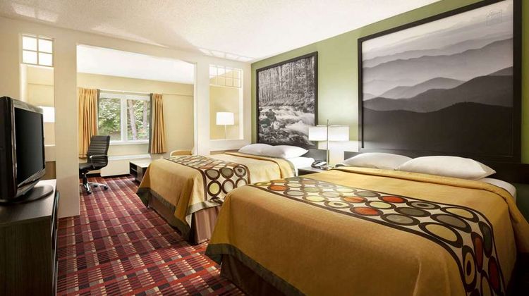 Super 8 Cherokee Room