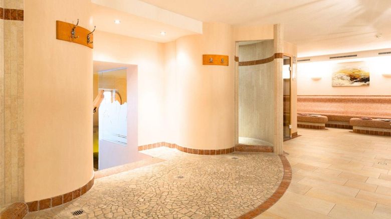 <b>Hotel Kaiserhof Kitzbuehl Spa</b>. Images powered by <a href="https://iceportal.shijigroup.com/" title="IcePortal" target="_blank">IcePortal</a>.