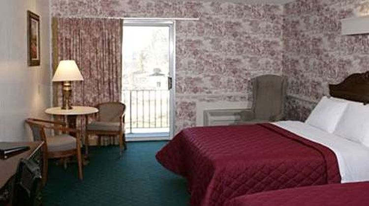 Publick House Historic Inn Suite