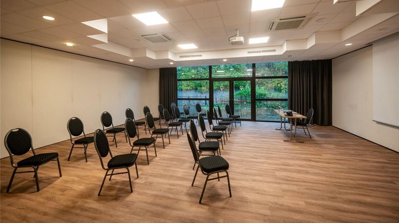 <b>Hotel Casteau Resort Meeting</b>. Images powered by <a href="https://iceportal.shijigroup.com/" title="IcePortal" target="_blank">IcePortal</a>.
