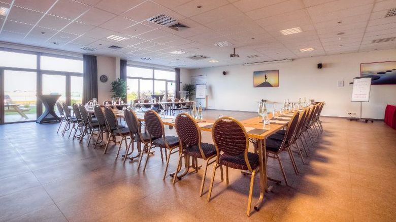 <b>Hotel & Aparthotel Horizon Ath-Lessines Meeting</b>. Images powered by <a href="https://iceportal.shijigroup.com/" title="IcePortal" target="_blank">IcePortal</a>.