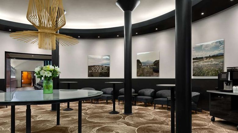 <b>NH Brussels EU Berlaymont Lobby</b>. Images powered by <a href="https://iceportal.shijigroup.com/" title="IcePortal" target="_blank">IcePortal</a>.