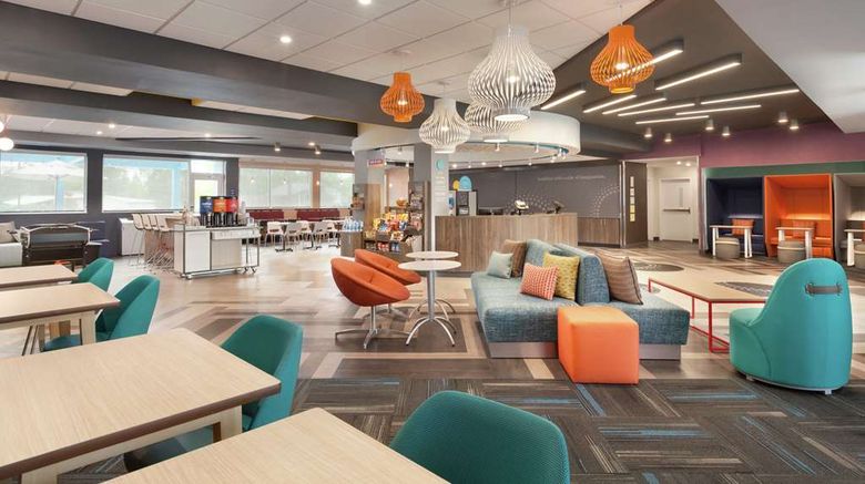 <b>Tru by Hilton Lake Charles Lobby</b>. Images powered by <a href="https://iceportal.shijigroup.com/" title="IcePortal" target="_blank">IcePortal</a>.