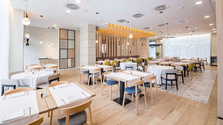 <b>The Golden Hotel Barcelona Restaurant</b>. Images powered by <a href="https://iceportal.shijigroup.com/" title="IcePortal" target="_blank">IcePortal</a>.