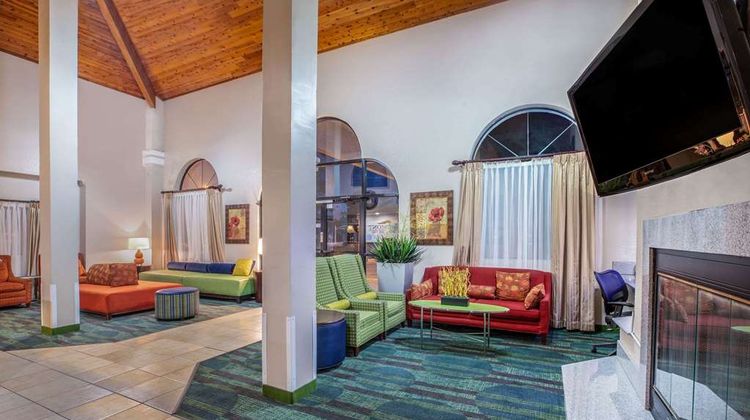 Baymont Inn Tehachapi Lobby