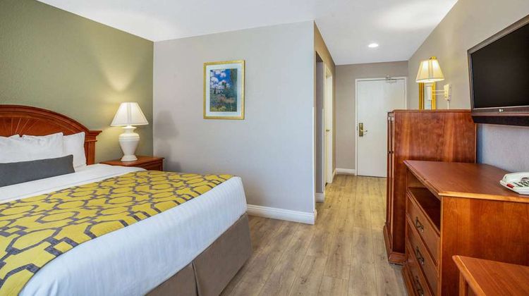 Baymont Inn Tehachapi Room