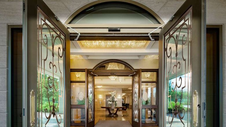 Chateau Vaudreuil Suites Hotel Exterior. Images powered by <a href="https://iceportal.shijigroup.com" target="_blank" rel="noopener">Ice Portal</a>.