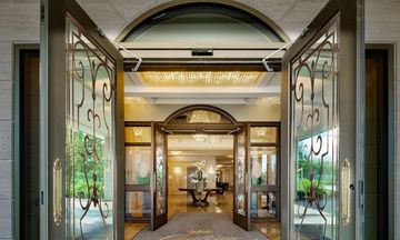 Chateau Vaudreuil Suites Hotel