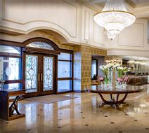 Chateau Vaudreuil Suites Hotel Lobby