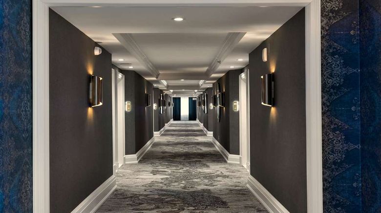 <b>Chateau Vaudreuil Suites Hotel Room</b>. Images powered by <a href="https://iceportal.shijigroup.com/" title="IcePortal" target="_blank">IcePortal</a>.