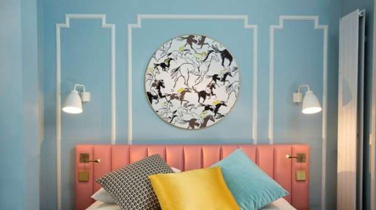 Hotel Pastel Room