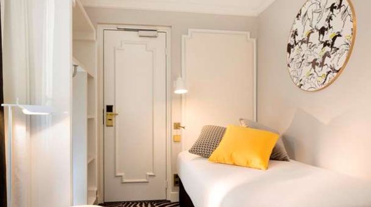 Hotel Pastel Room