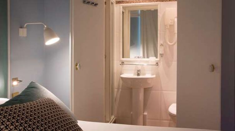 Hotel Pastel Room