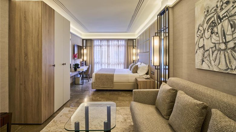 <b>VP El Aparthotel Madrono Room</b>. Images powered by <a href="https://iceportal.shijigroup.com/" title="IcePortal" target="_blank">IcePortal</a>.