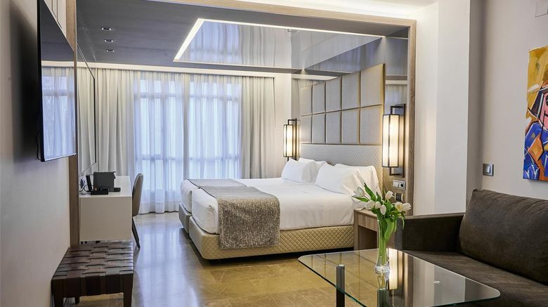 <b>VP El Aparthotel Madrono Room</b>. Images powered by <a href="https://iceportal.shijigroup.com/" title="IcePortal" target="_blank">IcePortal</a>.