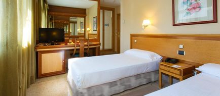 Hotel Jardin de Tres Cantos Room