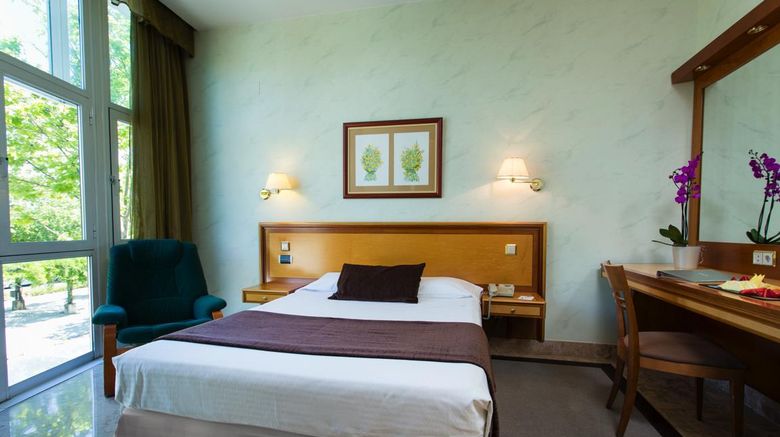 <b>Hotel Jardin de Tres Cantos Room</b>. Images powered by <a href="https://iceportal.shijigroup.com/" title="IcePortal" target="_blank">IcePortal</a>.
