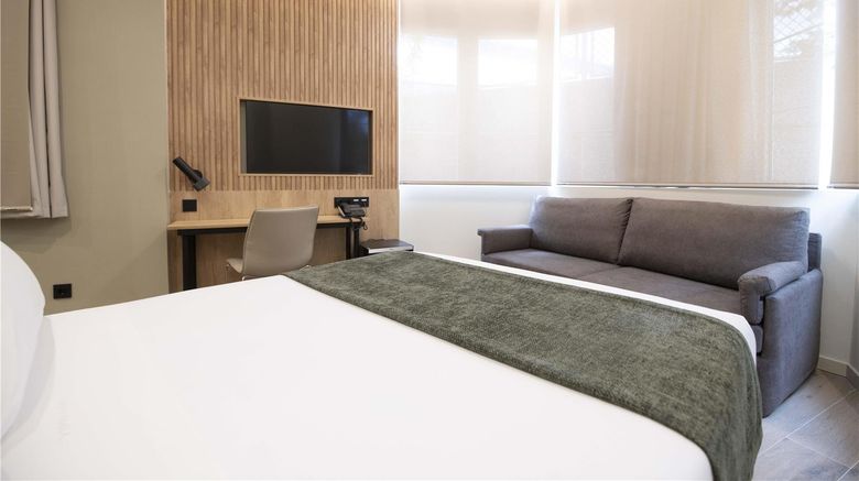 <b>Hotel Jardin de Tres Cantos Room</b>. Images powered by <a href="https://iceportal.shijigroup.com/" title="IcePortal" target="_blank">IcePortal</a>.