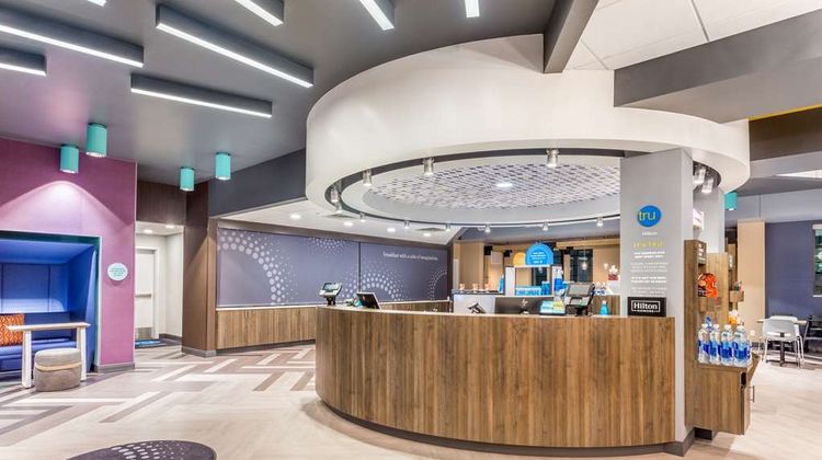 Tru by Hilton Madison West Lobby