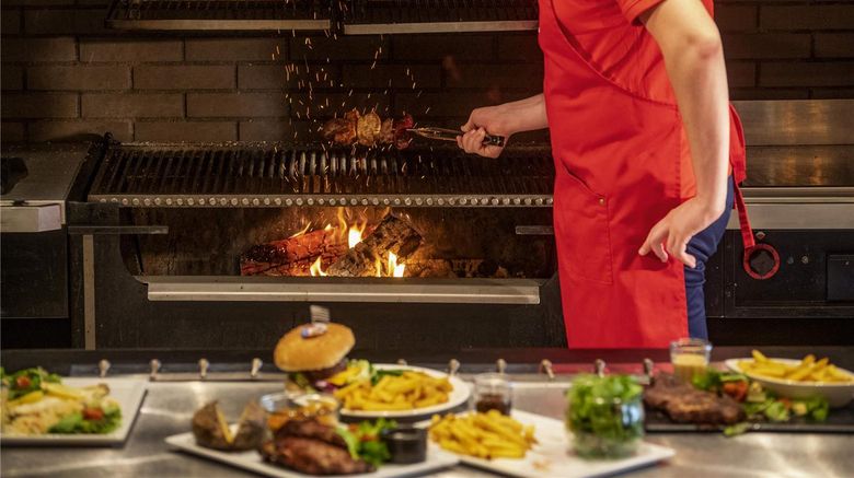 <b>Ibis Pontorson Bay of Mont-Saint-Michel Restaurant</b>. Images powered by <a href="https://iceportal.shijigroup.com/" title="IcePortal" target="_blank">IcePortal</a>.