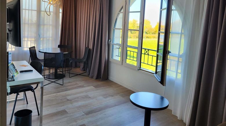 <b>Adagio Serris-Val d'Europe Room</b>. Images powered by <a href="https://iceportal.shijigroup.com/" title="IcePortal" target="_blank">IcePortal</a>.