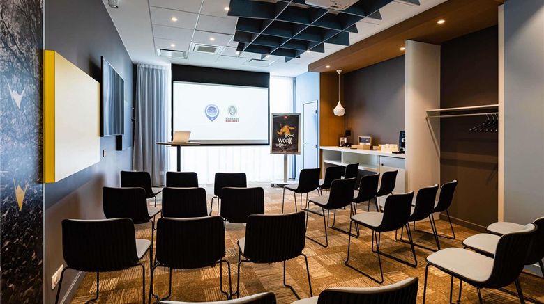 <b>Ibis Lyon Carre de Soie Meeting</b>. Images powered by <a href="https://iceportal.shijigroup.com/" title="IcePortal" target="_blank">IcePortal</a>.