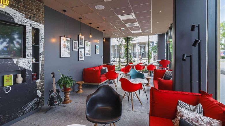 <b>Ibis Lyon Carre de Soie Exterior</b>. Images powered by <a href="https://iceportal.shijigroup.com/" title="IcePortal" target="_blank">IcePortal</a>.