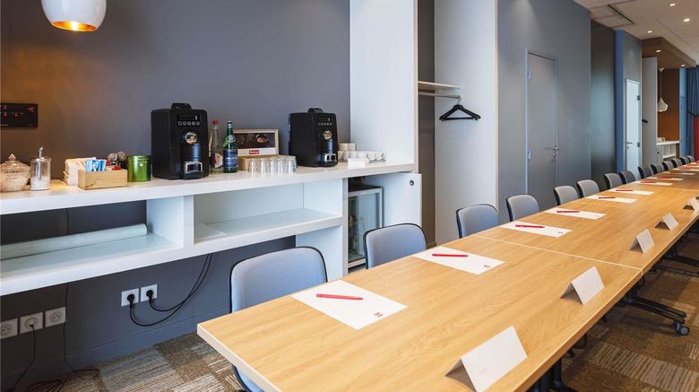 <b>Ibis Lyon Carre de Soie Meeting</b>. Images powered by <a href="https://iceportal.shijigroup.com/" title="IcePortal" target="_blank">IcePortal</a>.