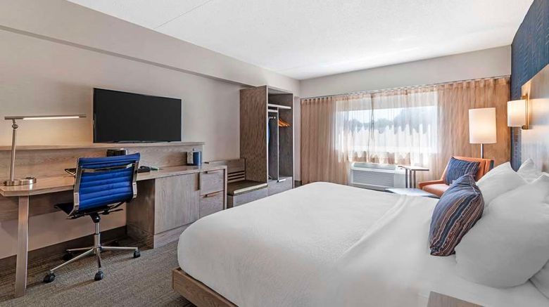 <b>Best Western Plus Landmark Inn Room</b>. Images powered by <a href="https://iceportal.shijigroup.com/" title="IcePortal" target="_blank">IcePortal</a>.