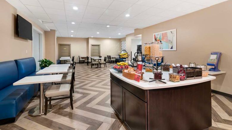 <b>Best Western Plus Landmark Inn Restaurant</b>. Images powered by <a href="https://iceportal.shijigroup.com/" title="IcePortal" target="_blank">IcePortal</a>.