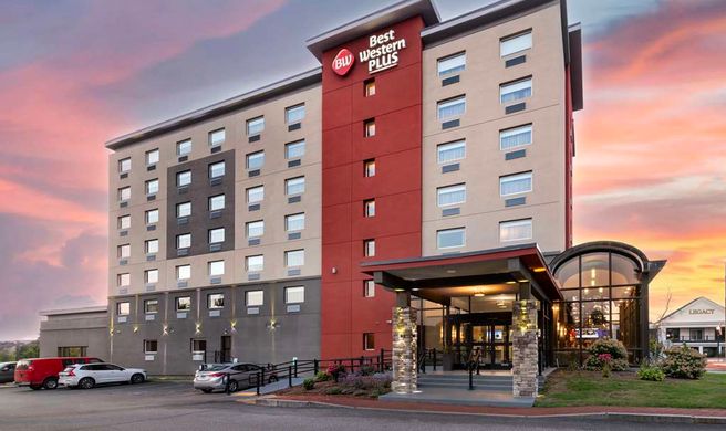 Best Western Plus Landmark Inn Exterior