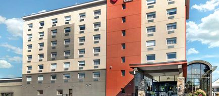 Best Western Plus Landmark Inn Exterior