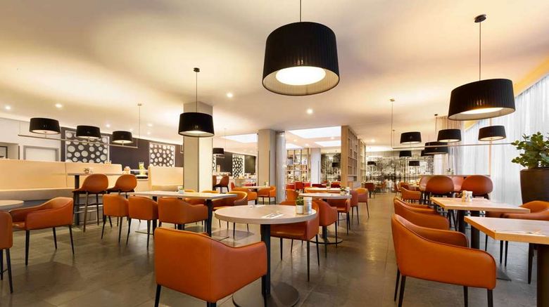 <b>Ramada Amsterdam Airport Schiphol Restaurant</b>. Images powered by <a href="https://iceportal.shijigroup.com/" title="IcePortal" target="_blank">IcePortal</a>.