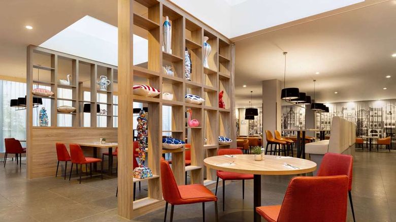 <b>Ramada Amsterdam Airport Schiphol Restaurant</b>. Images powered by <a href="https://iceportal.shijigroup.com/" title="IcePortal" target="_blank">IcePortal</a>.