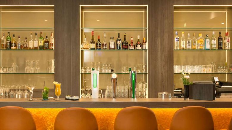 <b>Ramada Amsterdam Airport Schiphol Lobby</b>. Images powered by <a href="https://iceportal.shijigroup.com/" title="IcePortal" target="_blank">IcePortal</a>.