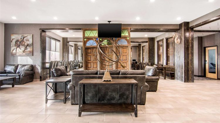 Comfort Inn & Suites North Battleford Lobby