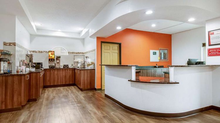 Econo Lodge Franklin Lobby