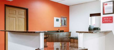 Econo Lodge Franklin Lobby
