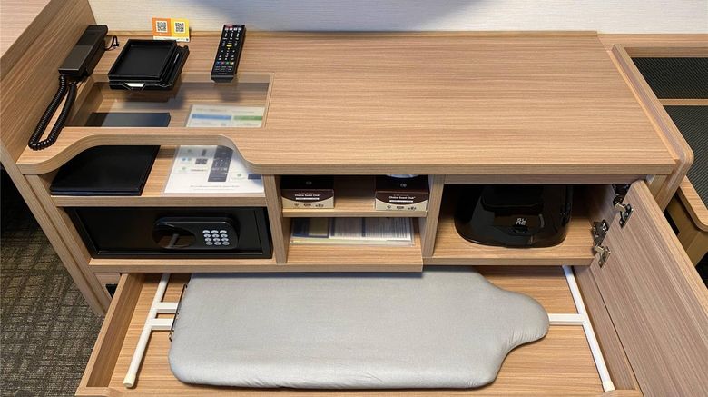 <b>Comfort Suites Tokyo Bay Room</b>. Images powered by <a href="https://iceportal.shijigroup.com/" title="IcePortal" target="_blank">IcePortal</a>.