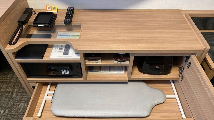 Comfort Suites Tokyo Bay Room
